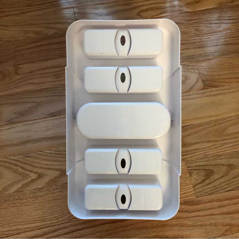 LevelUp - Stackable Gaming Controller Storage Tray - Picture 4 of 5